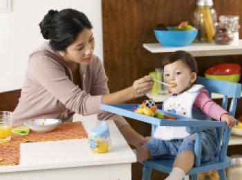 Preparing a hearty and healthy breakfast for your child