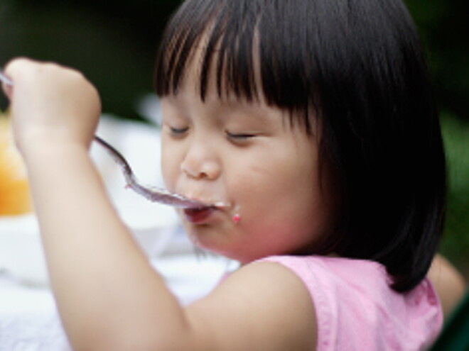 How does the digestive tract work? How does the digestive tract work?