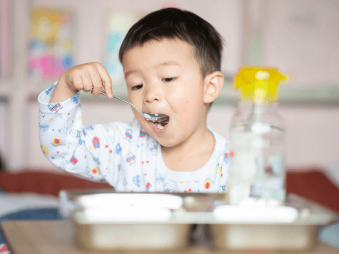 1. Be a role model_02_LEARN_Helping your little one love good food-for life